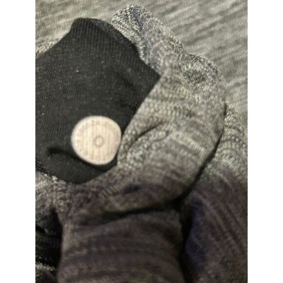 Lululemon gray full length leggings size 0. F40 - Picture 5 of 5